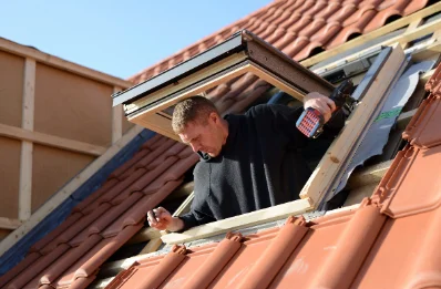 Pose de fenêtres de toit Velux à Bouresse